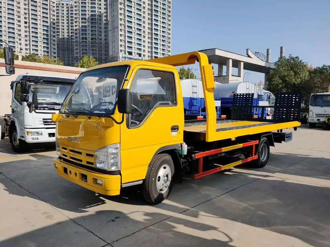 門源汽車雪地困境救援：專業(yè)團(tuán)隊(duì)緊急行動(dòng)，助您擺脫困境